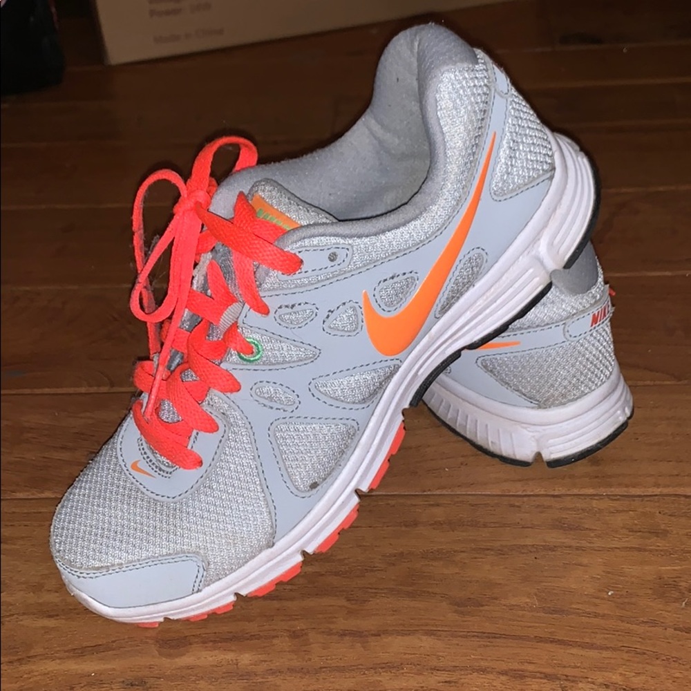 Nike Tennis Shoes